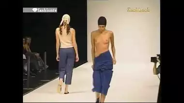 380px x 214px - Indian model showing boobs in fashion show indian sex video
