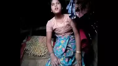 Sexy village ladki exposing pussy indian sex video