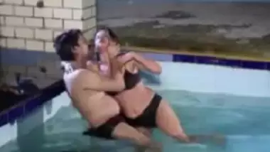 Swimming pool indian desi romance of devar bhabhi indian sex video