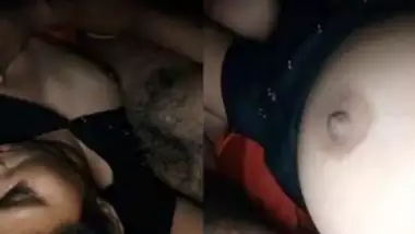 Hubby Shows Wife Boobs and Pussy