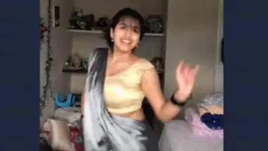 Rasya Sex Clips - Beautiful girl show her nude body indian sex video