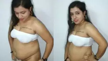 Bhabi showing her boobs indian sex video