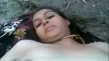 Sexy bhabhi from shimla banged in outskirts of city indian sex video