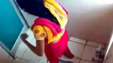 Sexy Bf Kutta Ki Hostel Sex - Bangla desi hostel girls hidden cam in toilet xxx hq indian sex video