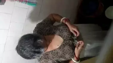 Filming my granny in shower indian sex video
