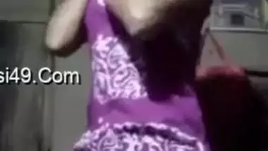 Xxxbiedeo - Resentful indian wife finds a place to reveal her wonderful tits indian sex  video