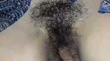 380px x 214px - Man comes to sleeping desi wife to touch her hairy xxx pussy in sex video  indian sex video