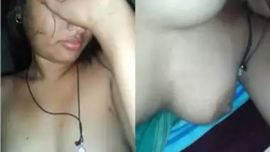 Xxxbhabevideo - Desi girl hides her face but man lays her xxx boobs bare for sex video  indian sex video