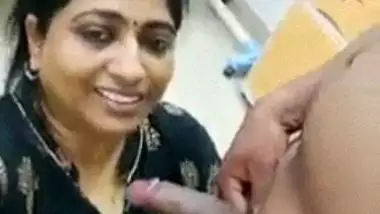 Kannur Ammyi Xxx - Kannur ammayi kambikuttan kunna sucking hospital sex indian sex video