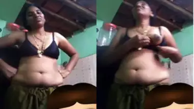 Milf from india is proud of her xxx boobies and sex model exposes one  indian sex video