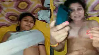 Desi woman dislikes sex show arranged by her XXX lover behind the camera