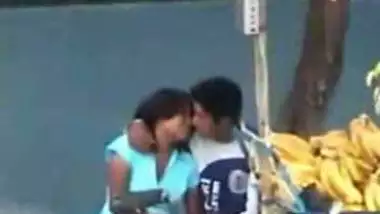 Indian mms of college girl outdoor romance with lover