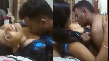Fun with another man in front of hubby indian sex video