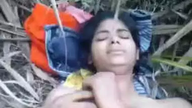 Chumuki Video Sex - Indian college couple outdoor fucking in jungle indian sex video