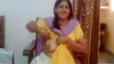 Arda Nari Xxx - Desi hot aunty showing boobs indian sex video