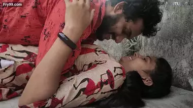 Stan Chusne Ka Video Dowlaod - Vaishnavi boobs press and navel kiss sr youtubers indian sex video