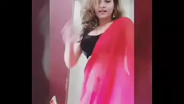 Horny desi beautiful wife strip dance