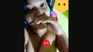 380px x 214px - Cutie indian girl showing in vdocall indian sex video
