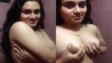 Cute desi girl strips and makes porn selfie indian sex video
