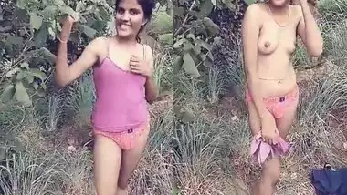 Tamil cute girl topless show for lover outdoors indian sex video