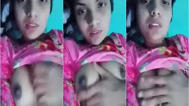 Sexy boobs of Bangladeshi girl exposed