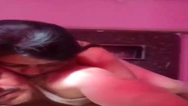 Desi mature bhabhi riding dick and fucked indian sex video