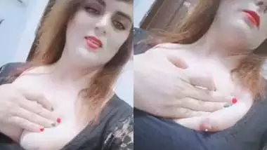 Paki Porn Half - Paki wife showing her milking boobs indian sex video