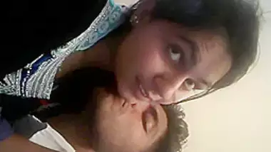 380px x 214px - Cute indian lover kissing indian sex video