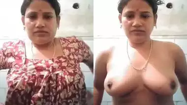 Bengali housewife showing boobs and pussy