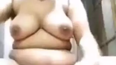 Bangladeshi Desi XXX babe masturbating her unsatisfied pussy on cam