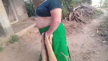Curvy desi bhabhi in green xxx sari fucked under the tree by lover indian  sex video
