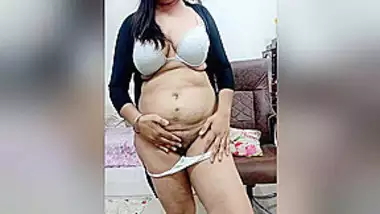 Fdia 69 Videos - Beautiful bhabhi in bra panty doing strip tease bra or panty me bhabhi ko  dekh pani nikal dia indian sex video