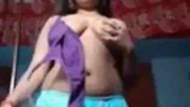 Sexy Desi XXX girl showing her boobs and dancing nude on camera