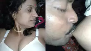 Kannada mother and son sex bathroom indian sex videos on Xxxindianporn.org