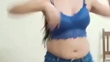 Desi sexy model hot dance