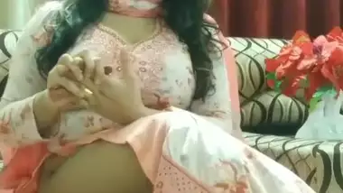 Retubana Xxx Com - Girls of the taj mahal 16 indian slutty wife with stunning and exotic eyes  and a bindi on her forehead indian sex video