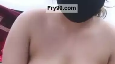 Sexy paki Bhabhi nude show