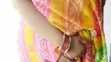 380px x 214px - Neethu bhabhi slips mher saree to show her huge bbs indian sex video