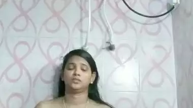 Maya bhabi sexy bath