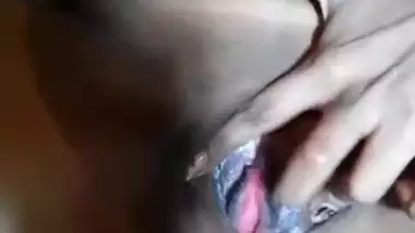 Desi Bhabhi Fingering her Pussy