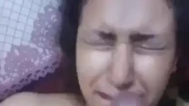 Indian housewife cum facial MMS movie scene