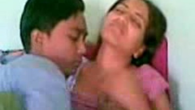 380px x 214px - Cute bangla university couple fucked in room indian sex video