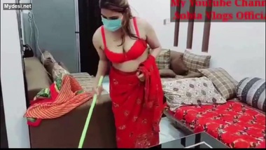 Pakistani maid with no panties seducing house owner flashing boobs and  pussy indian sex video