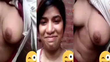 Karachi girl showing her boobs on video call indian sex video