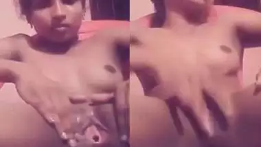 Nude Kerala girl fingering pussy on chair