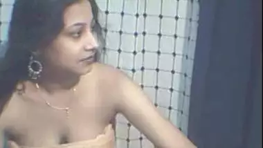 Cute desi girl record her nude slfie indian sex video
