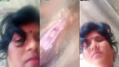Desi village Bhabhi naked pussy show on video call