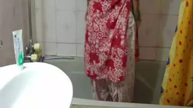 Bangladeshi babe with her boyfriend in public...