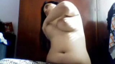 380px x 214px - Curvy desi babe on live webcam show masturbates indian sex video