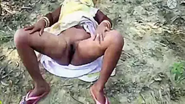 Kala Girl Full Hd Sexy - Gao ki desi bhabi ko khet me mota kala lund chusvaya indian sex video